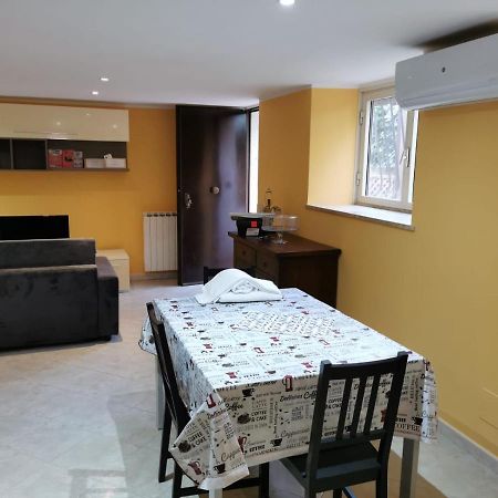 Relais Maria Luisa Locazione Turistica Di Simona Capaccio Bed & Breakfast Fiumicino Bagian luar foto