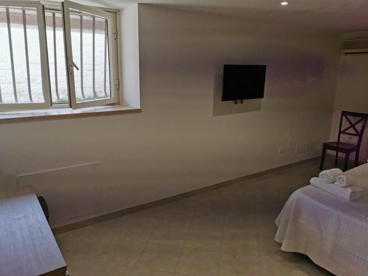Relais Maria Luisa Locazione Turistica Di Simona Capaccio Bed & Breakfast Fiumicino Bagian luar foto