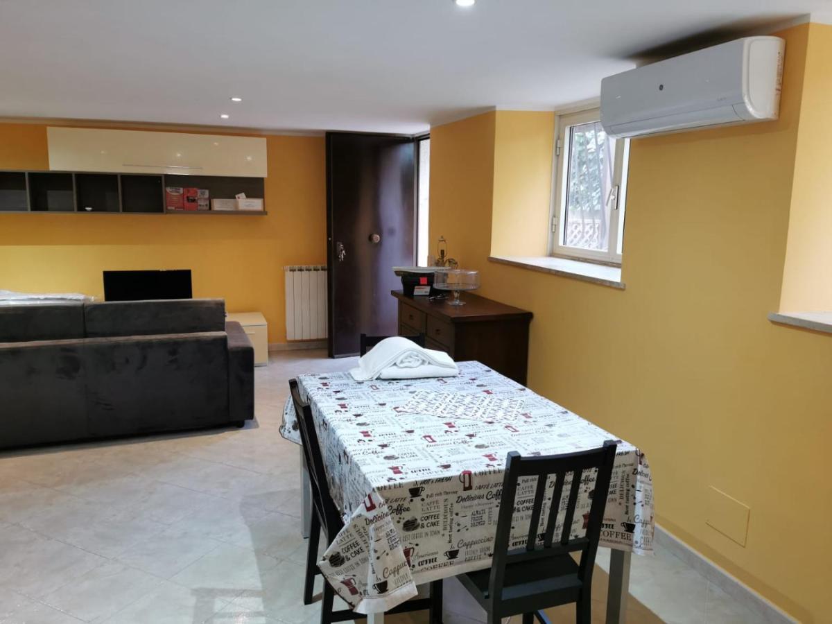 Relais Maria Luisa Locazione Turistica Di Simona Capaccio Bed & Breakfast Fiumicino Bagian luar foto