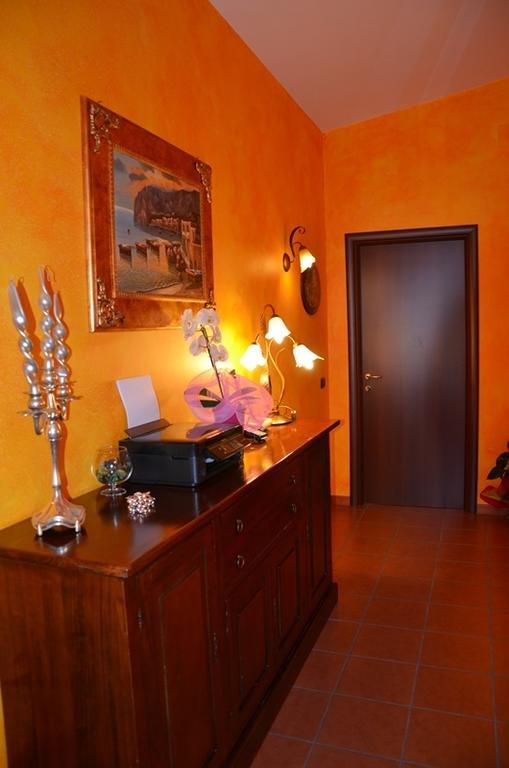 Relais Maria Luisa Locazione Turistica Di Simona Capaccio Bed & Breakfast Fiumicino Bagian luar foto