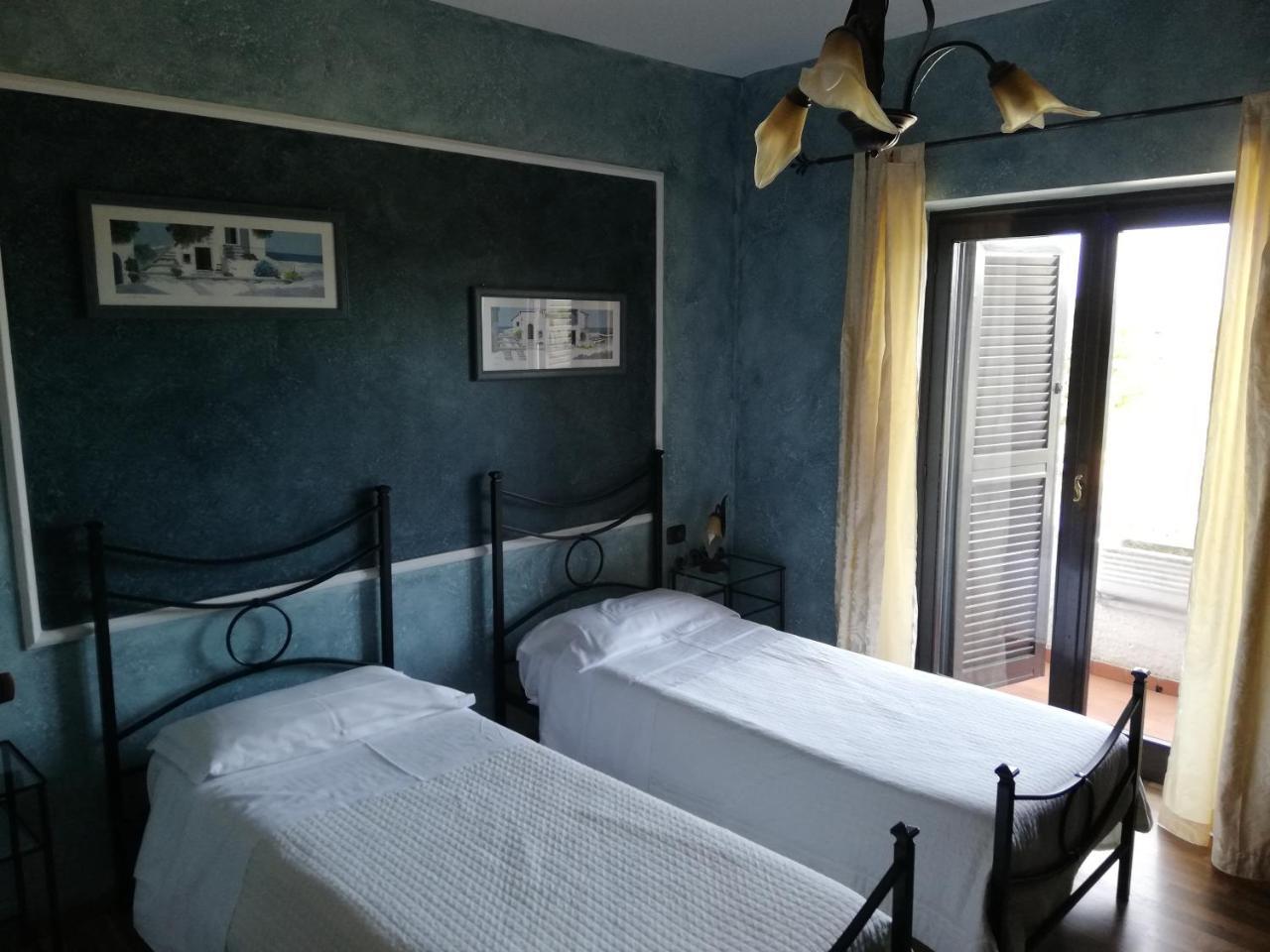 Relais Maria Luisa Locazione Turistica Di Simona Capaccio Bed & Breakfast Fiumicino Bagian luar foto
