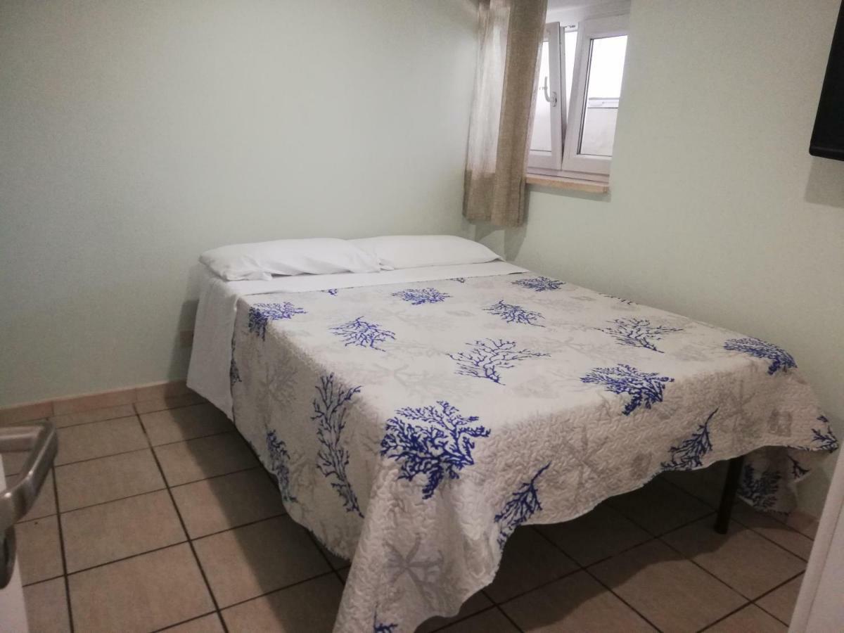 Relais Maria Luisa Locazione Turistica Di Simona Capaccio Bed & Breakfast Fiumicino Bagian luar foto
